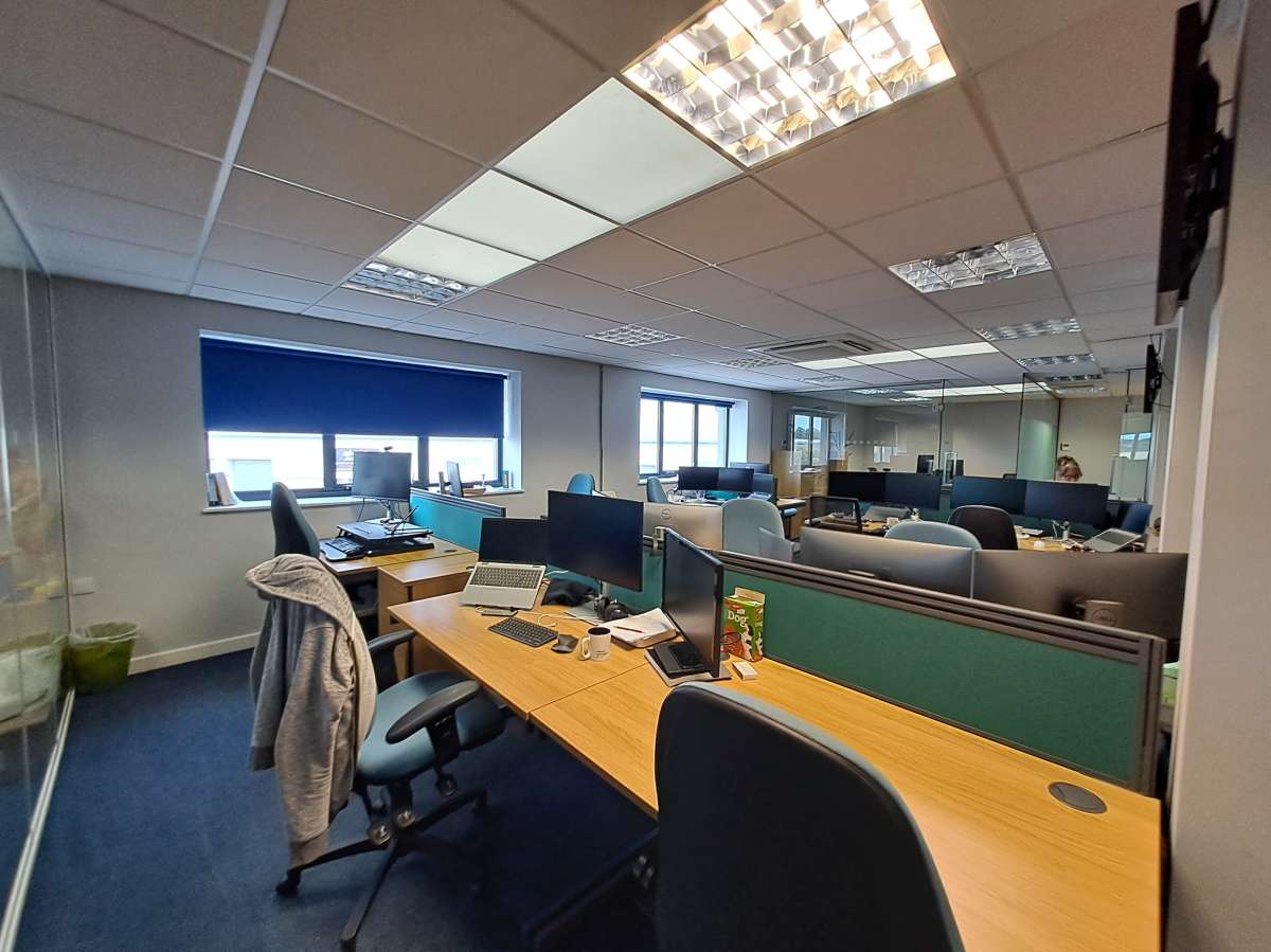 Office in Hayle - photo 2