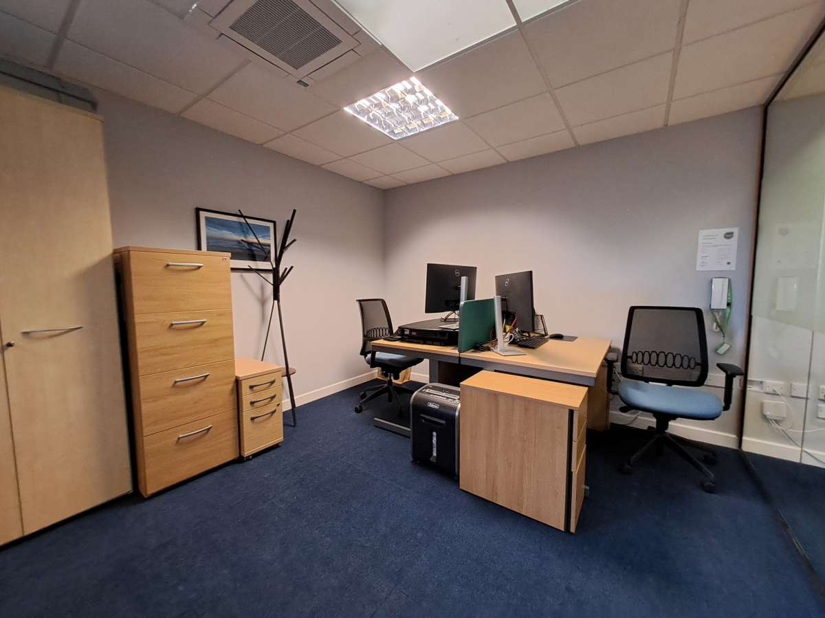 Office in Hayle - photo 3