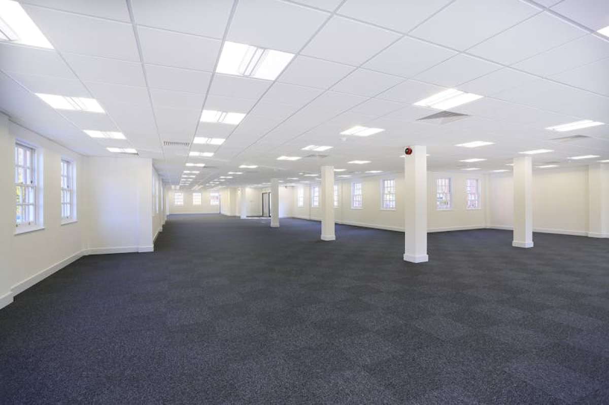 Office in Guildford - photo 3