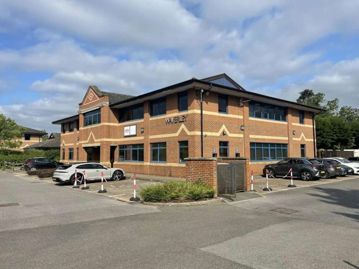 Office in Farnham - photo 2