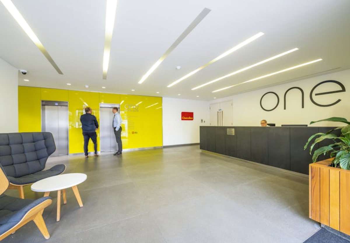 Office in Bracknell - photo 4