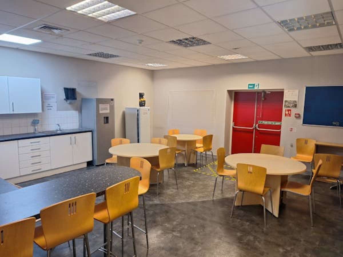 Office in Manchester - photo 3