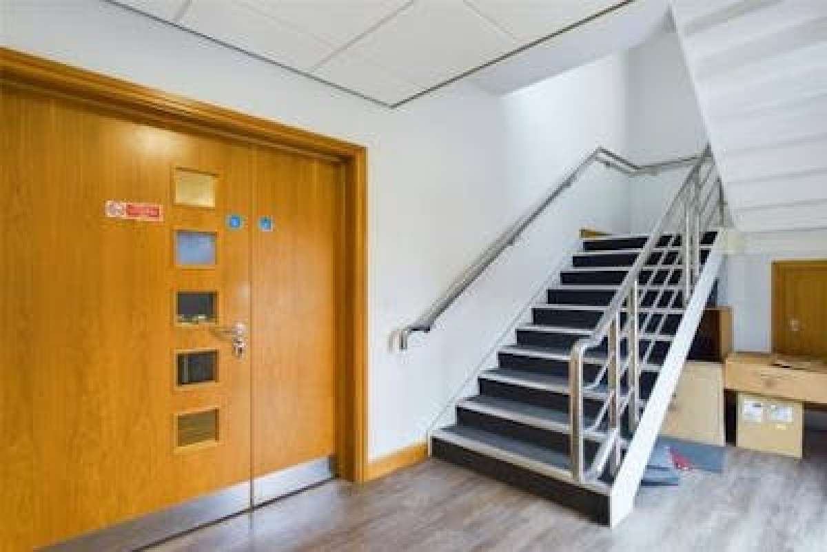 Office in Northampton - photo 4