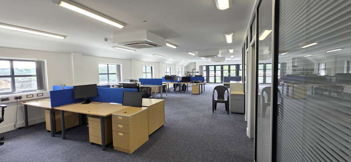 Office in Carmarthen - photo 2