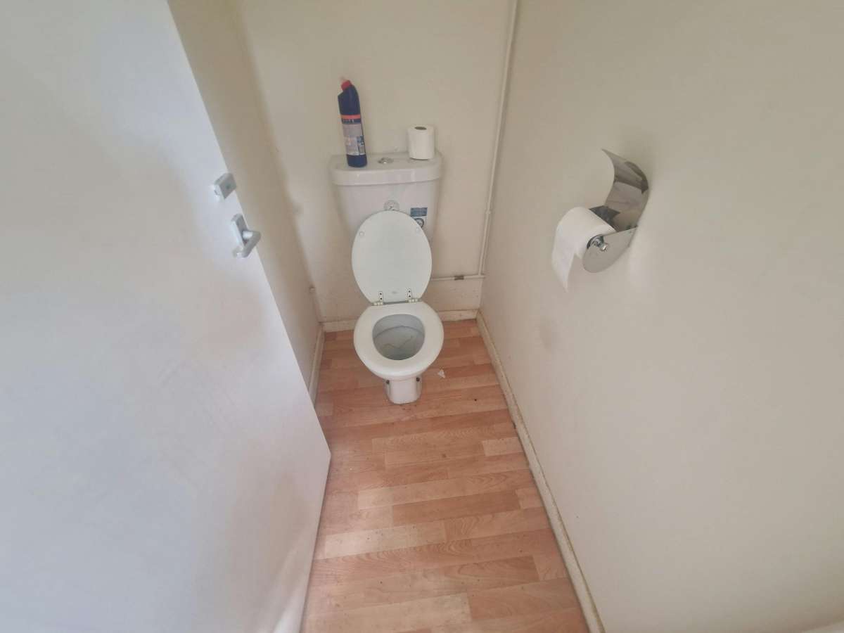 Office in Fareham - photo 4