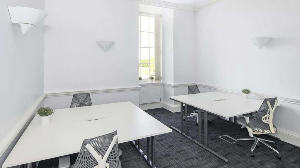 Office in Fareham - photo 2