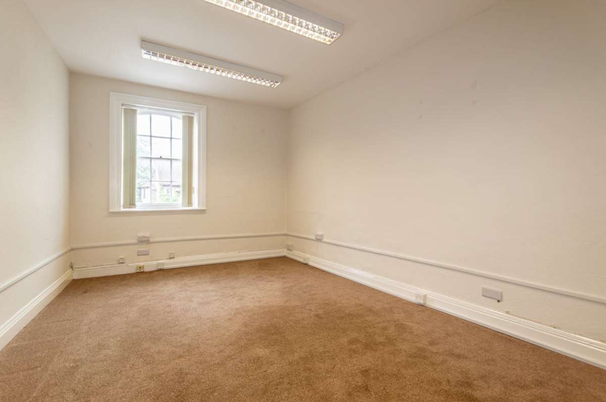 Office in Wimborne - photo 2