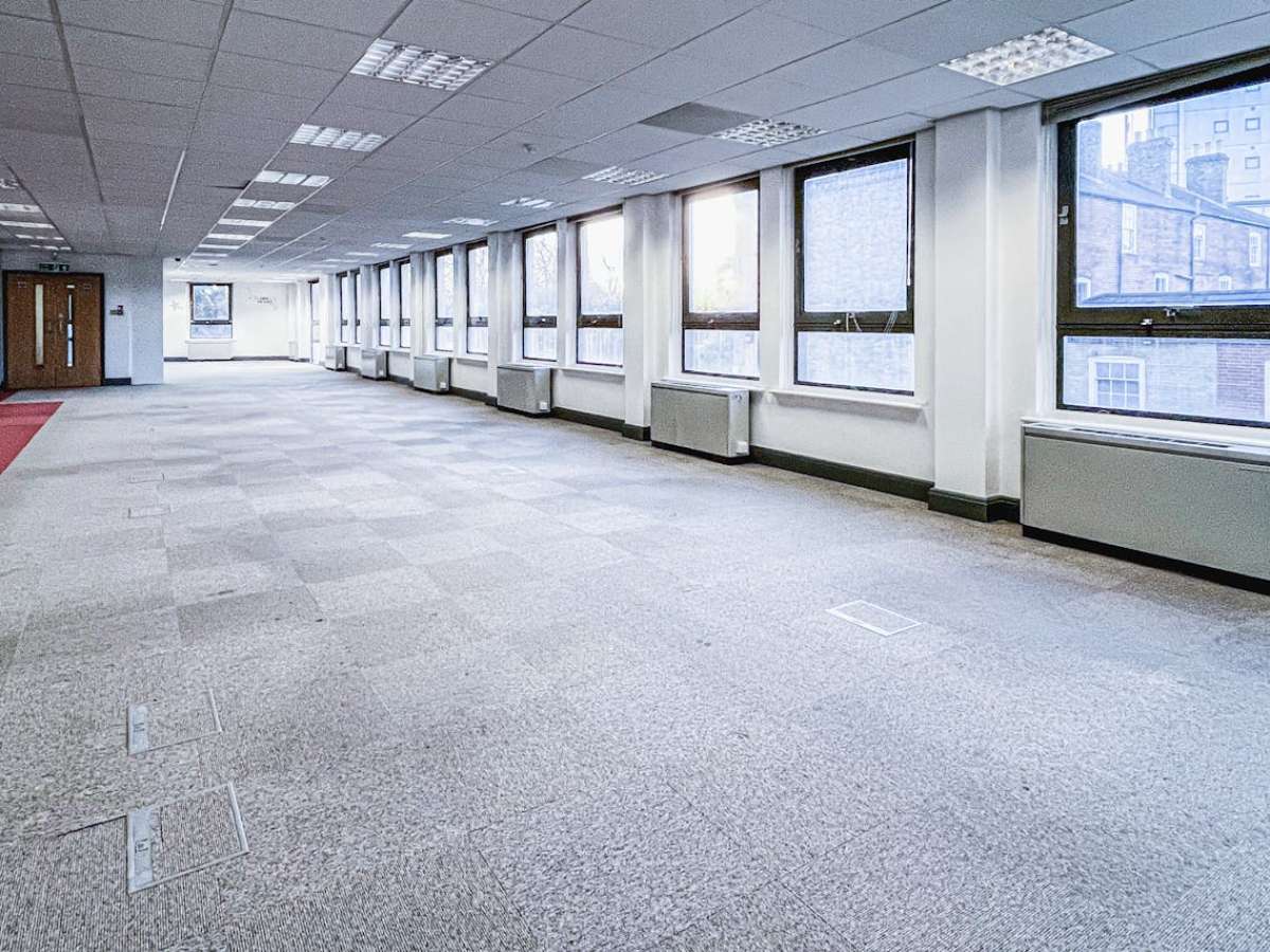 Office in Southampton - photo 2