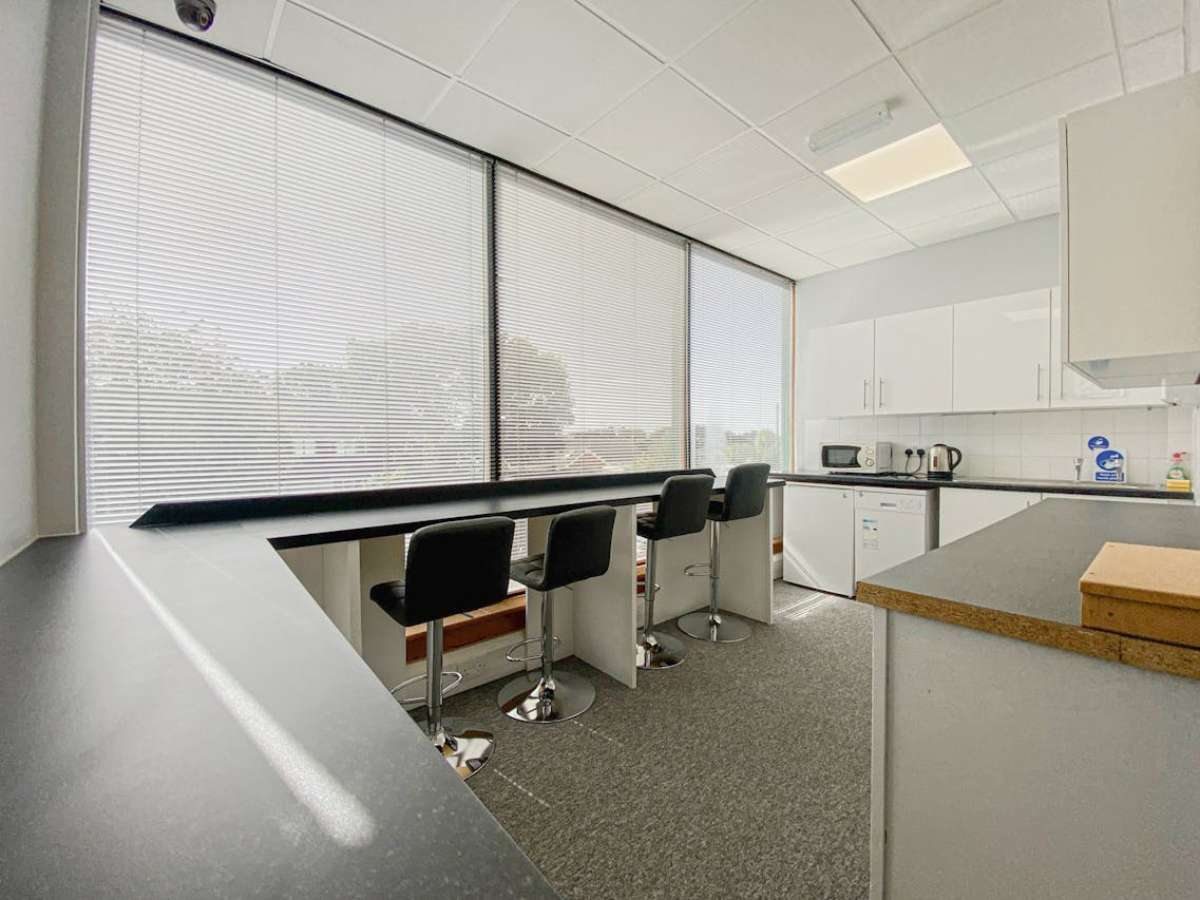 Office in Christchurch - photo 3