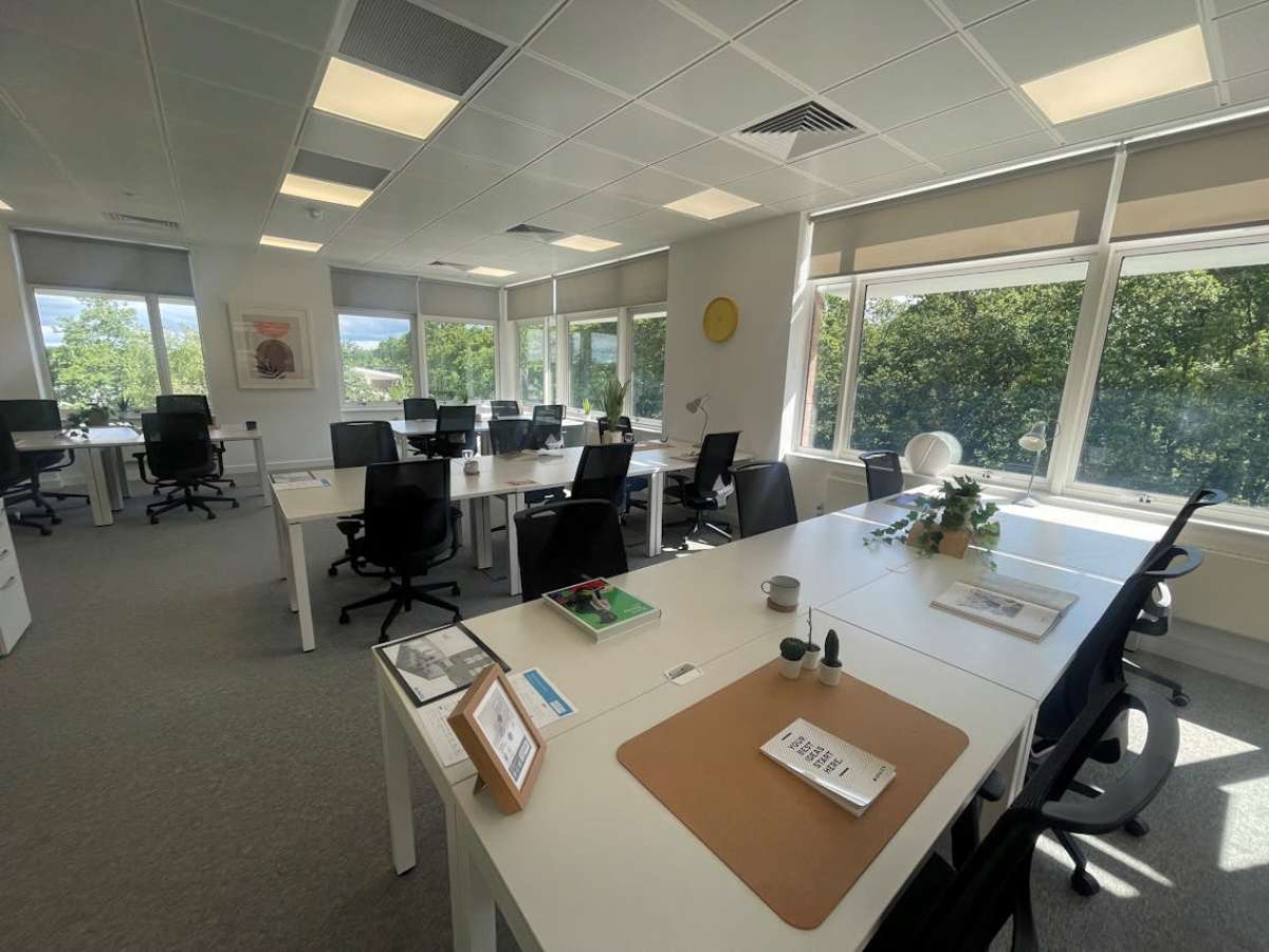 Office in Fareham - photo 3