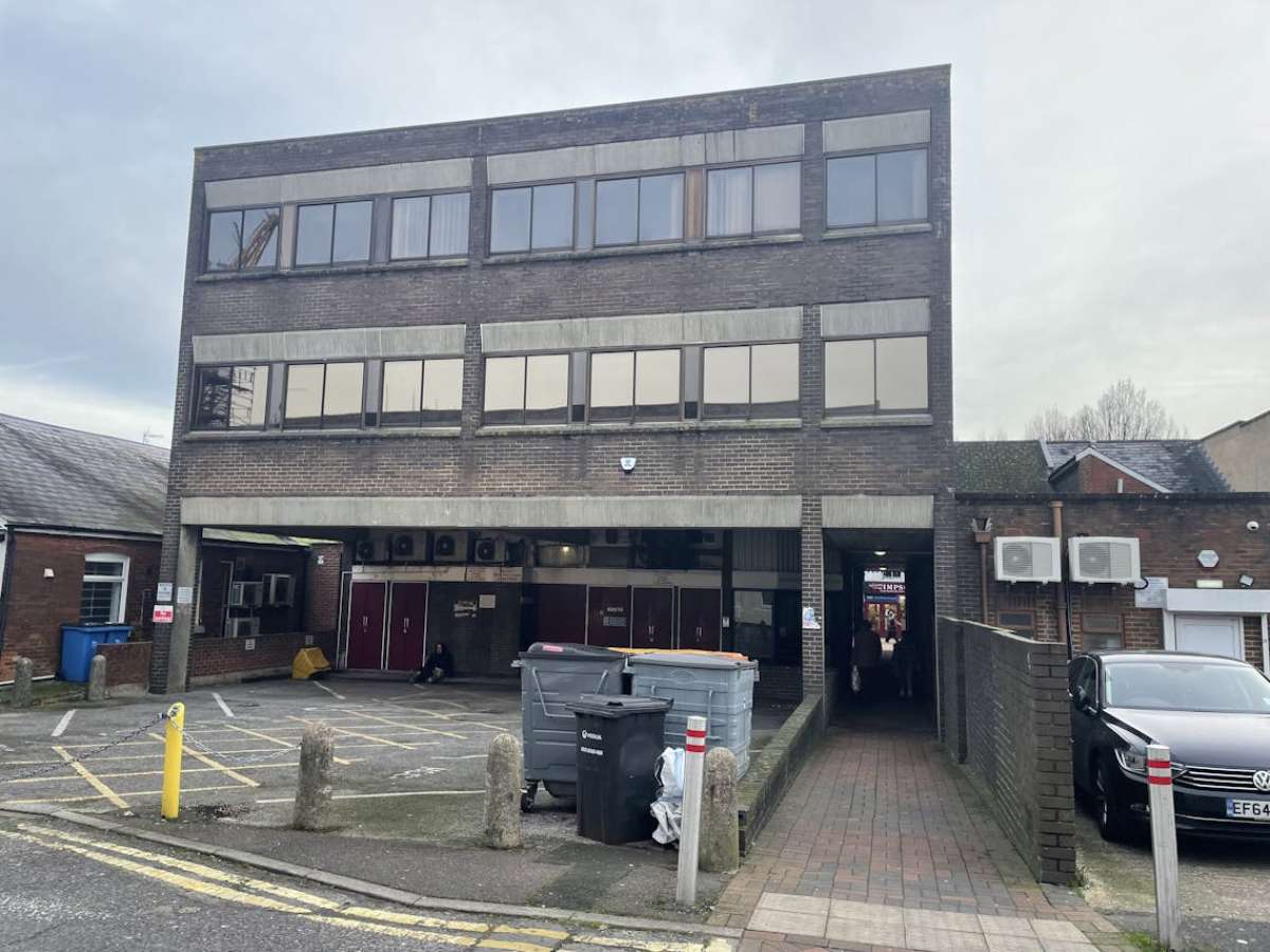 Office in Eastleigh - photo 3