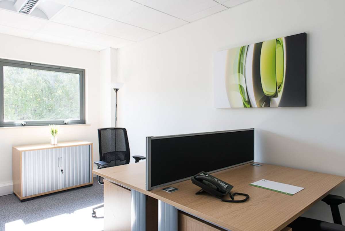 Office in Winchester - photo 2