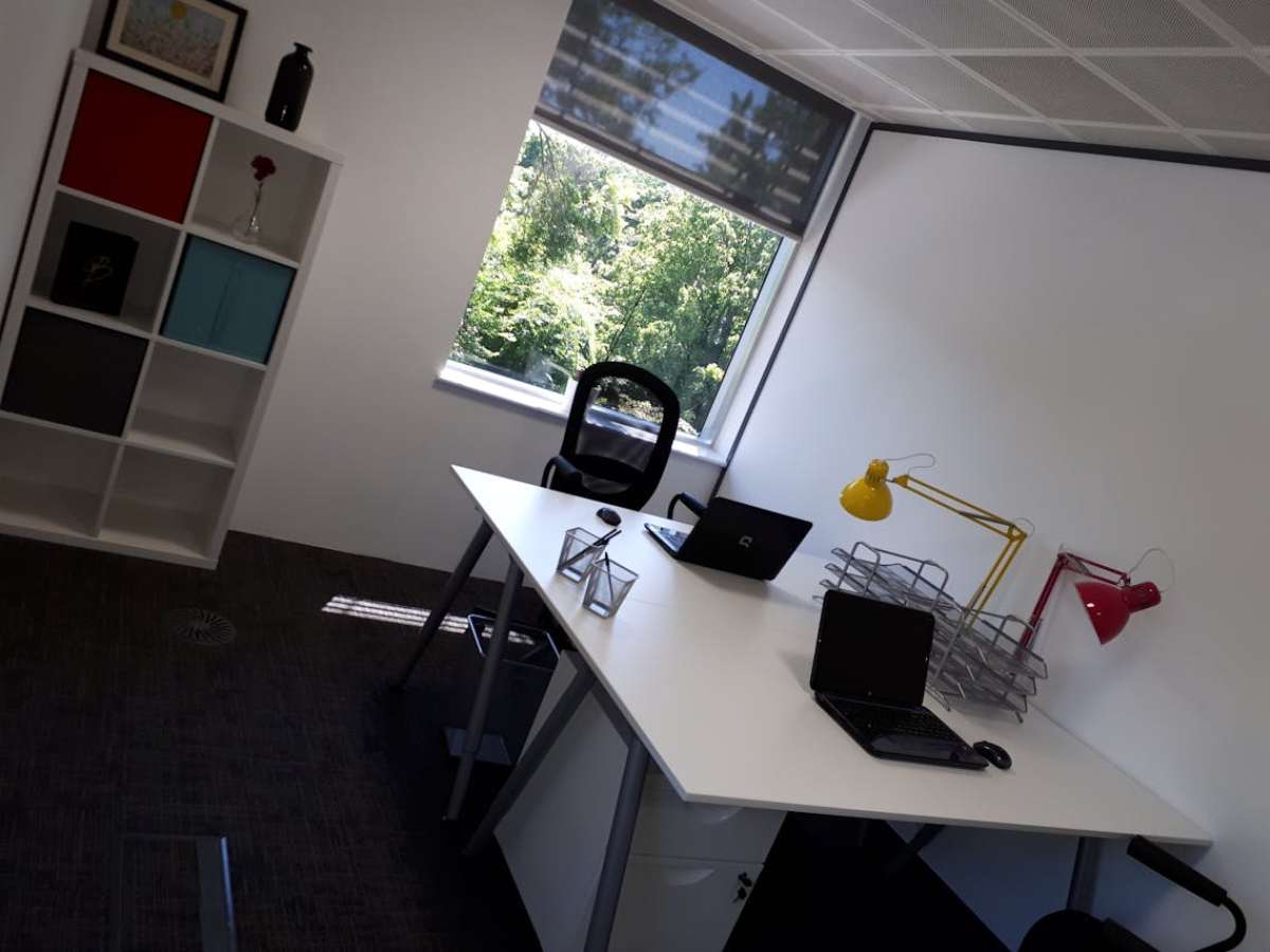 Office in Basingstoke - photo 2