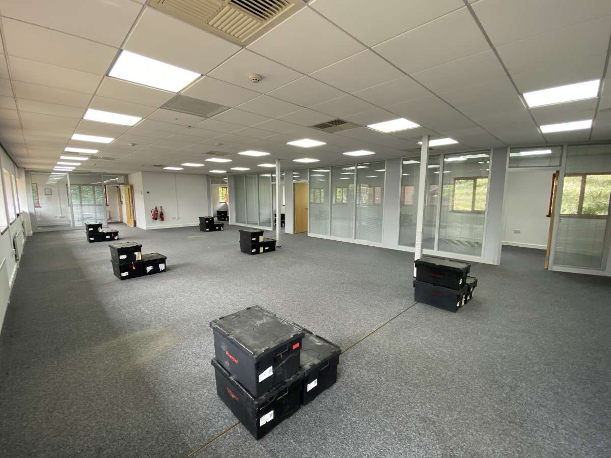 Office in Brierley Hill - photo 4