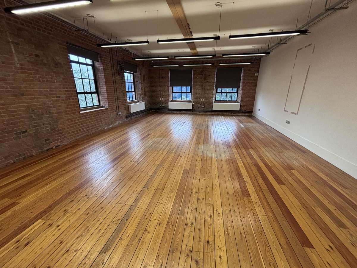 Office in Leicester - photo 2