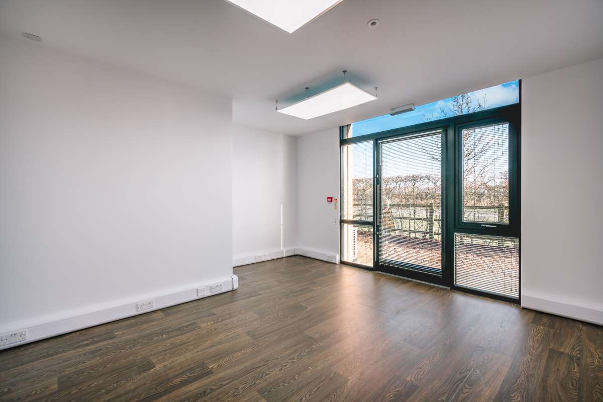 Office in Colchester - photo 2