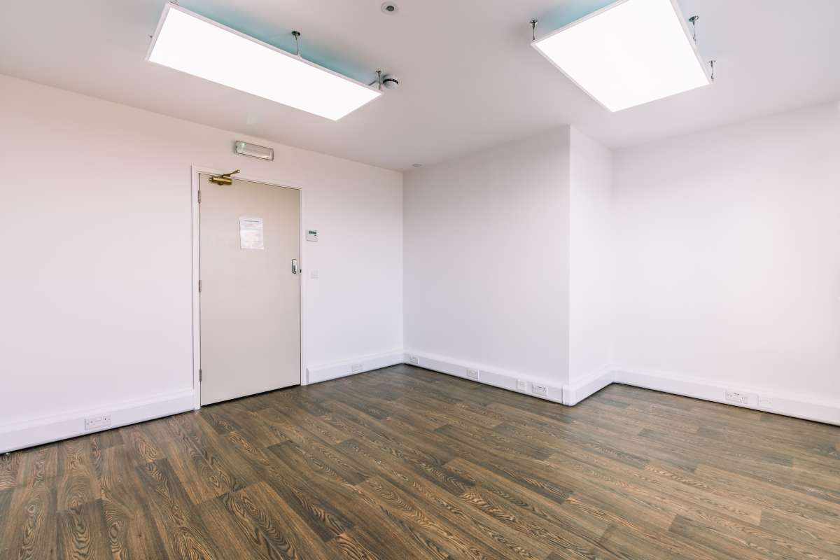 Office in Colchester - photo 3