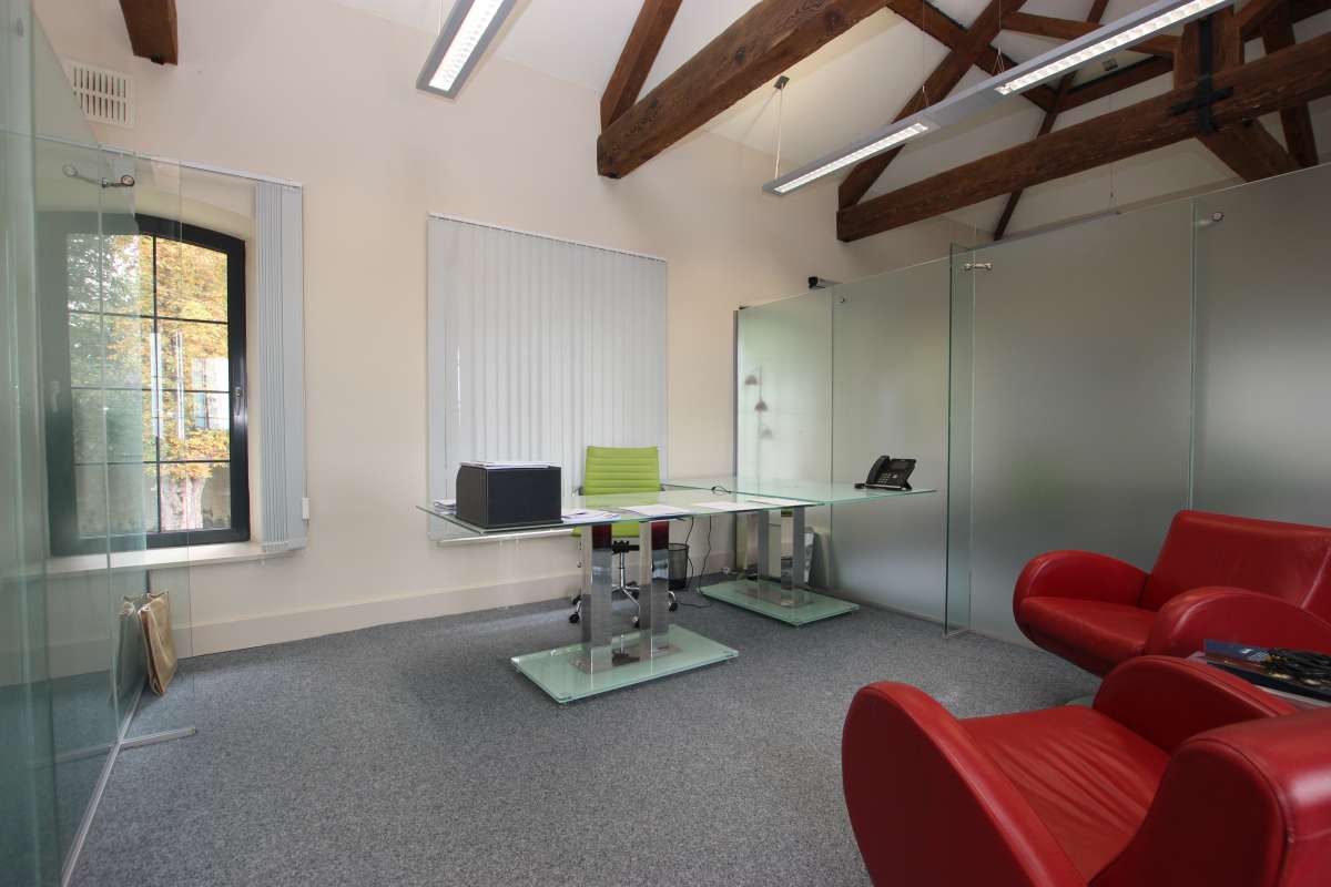 Office in Grantham - photo 4