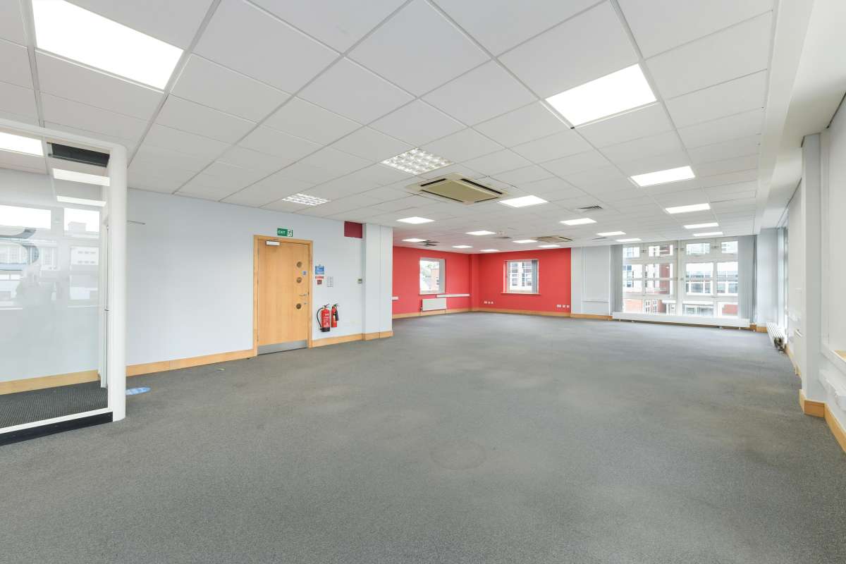 Office in Nottingham - photo 3