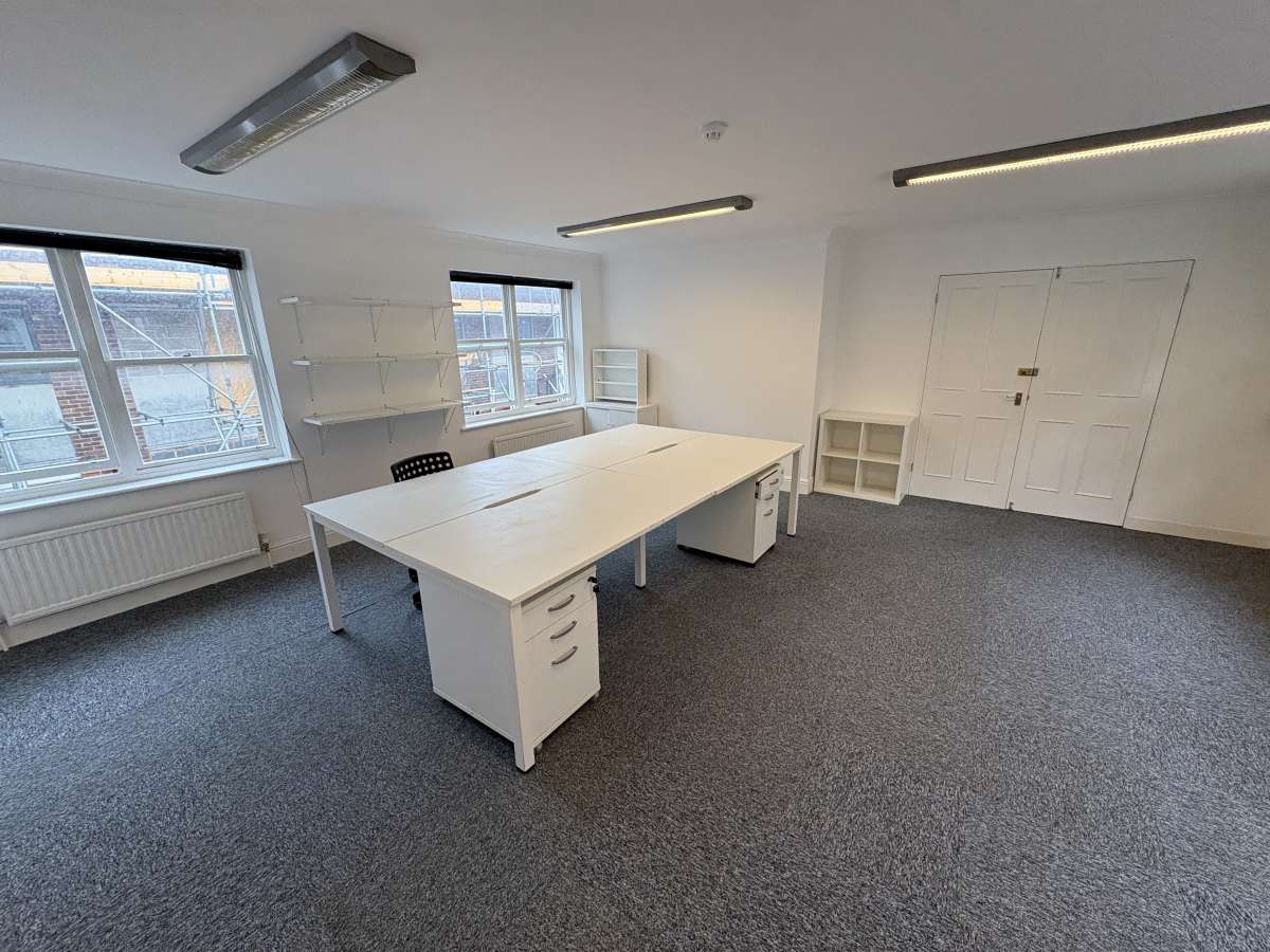 Office in Southampton - photo 4