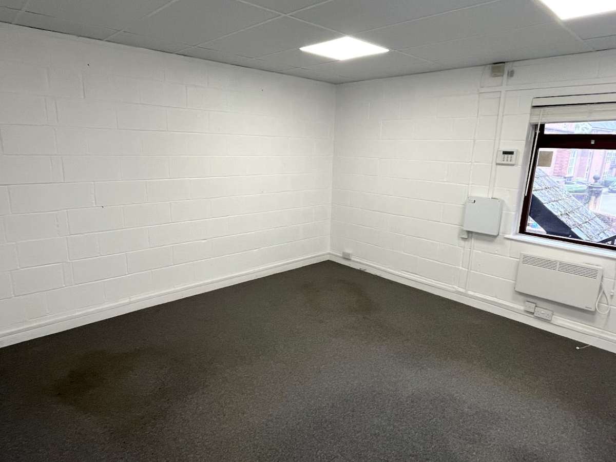 Office in Winchester - photo 3