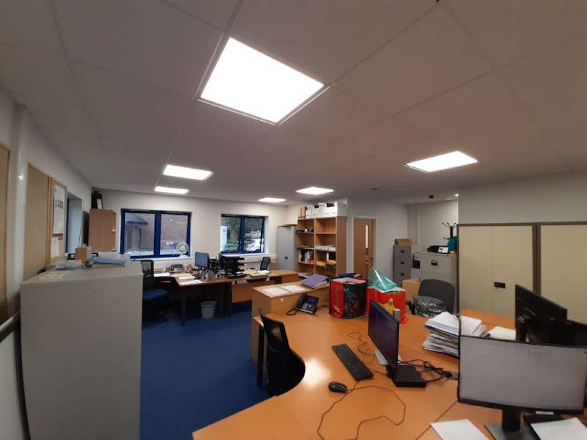 Industrial Unit in Colden Common - photo 2