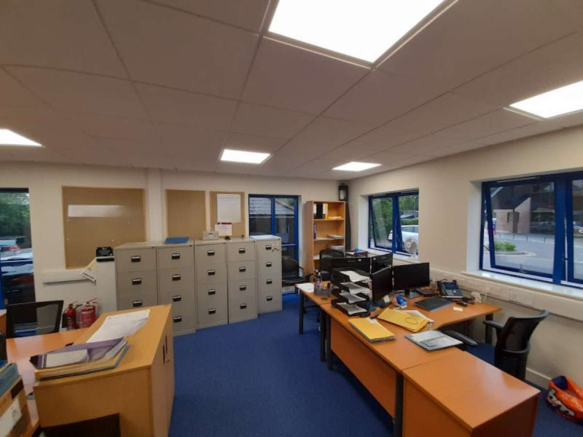 Industrial Unit in Colden Common - photo 3