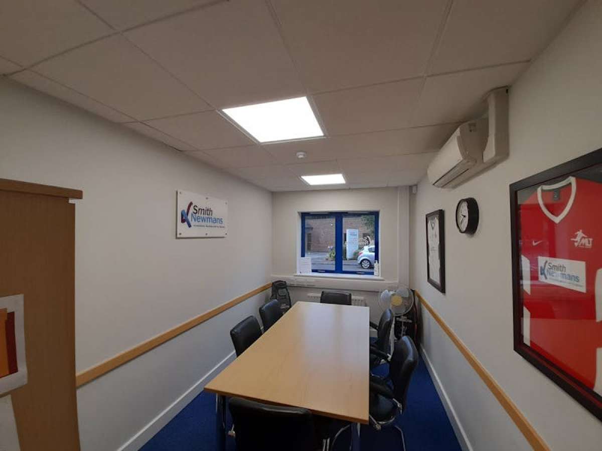 Industrial Unit in Colden Common - photo 4