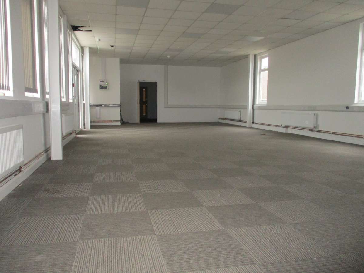 Office in Retford - photo 2