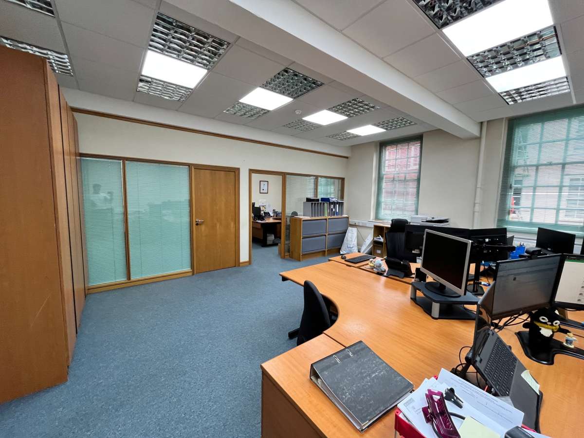 Office in Colchester - photo 3