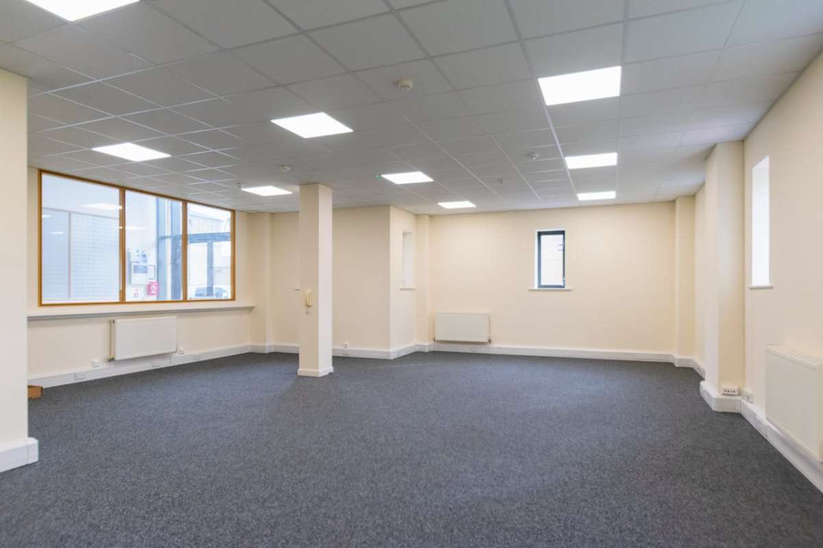 Office in Poundbury - photo 4