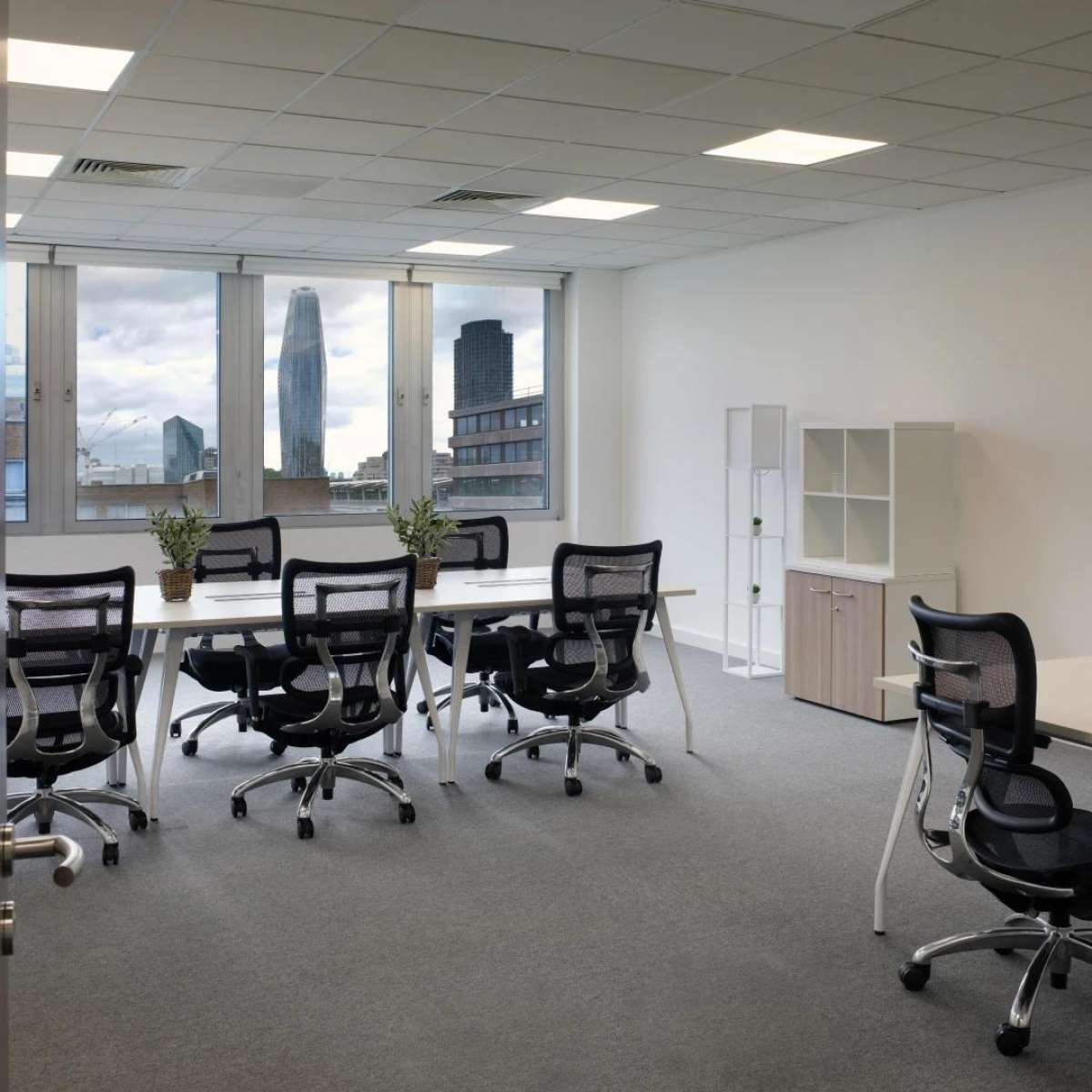 Office in London - photo 4