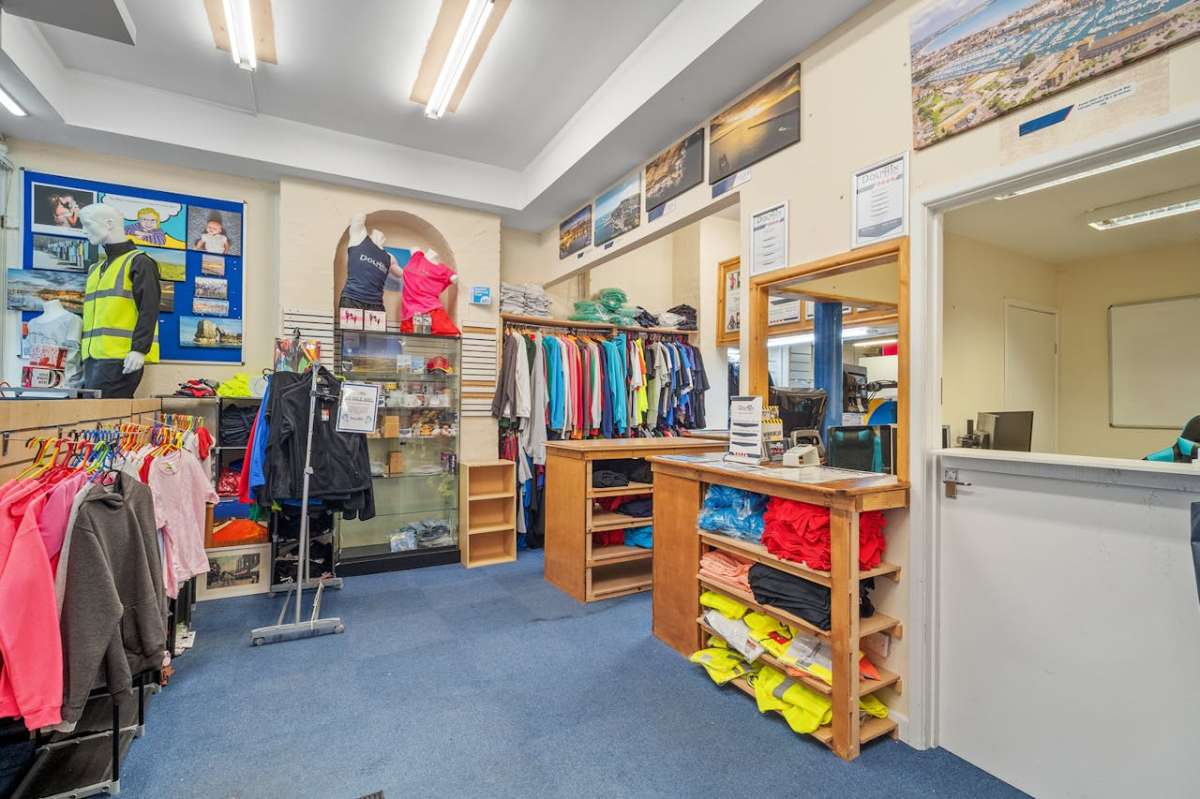 Office in Weymouth - photo 2