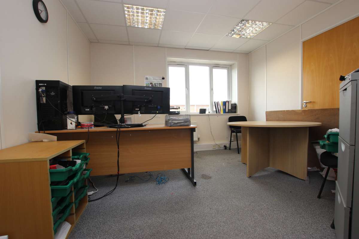 Office in Sleaford - photo 2