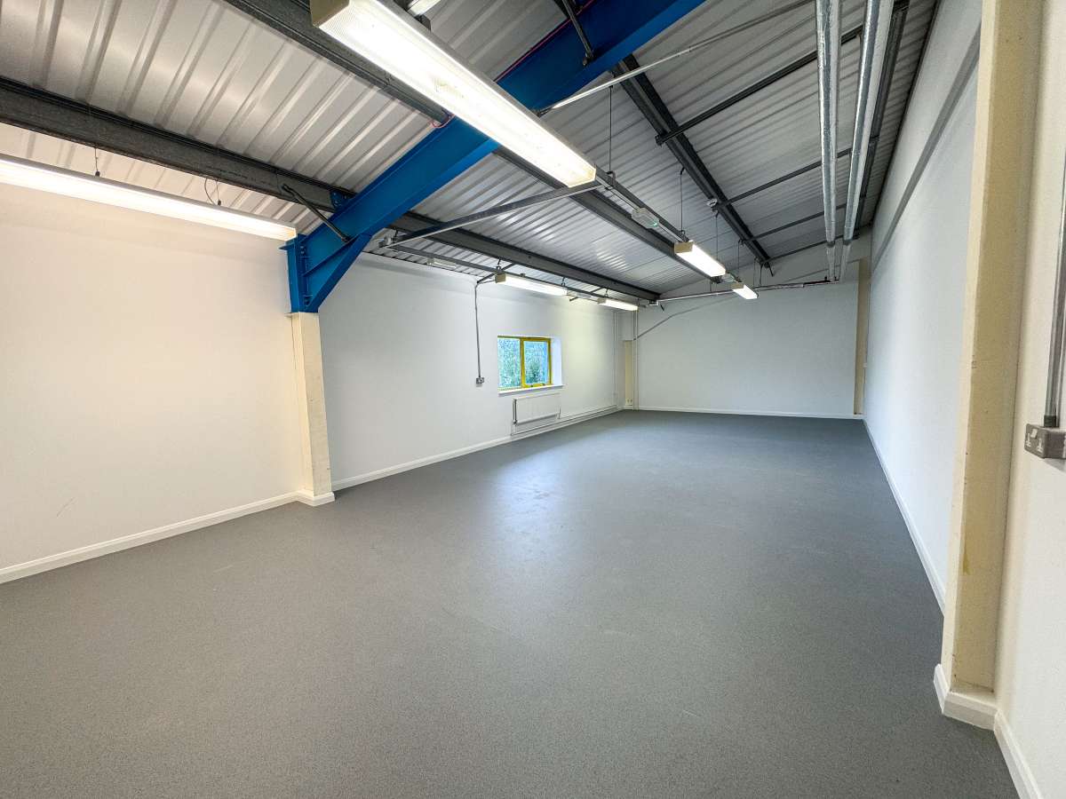 Industrial Unit in Penryn - photo 4