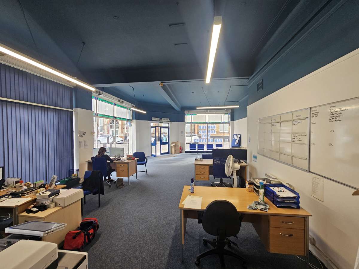 Office in Gillingham - photo 3