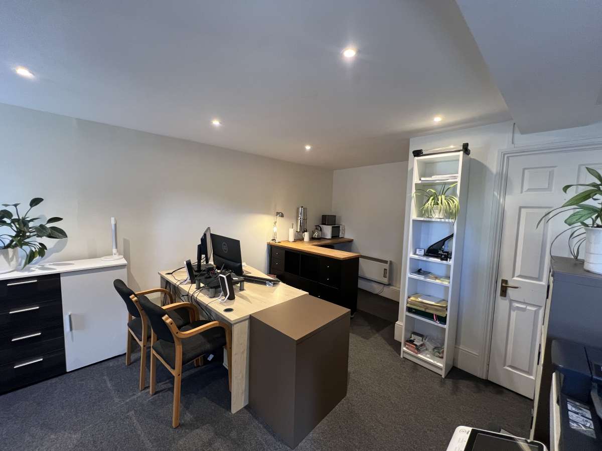 Office in Bradford On Avon - photo 2