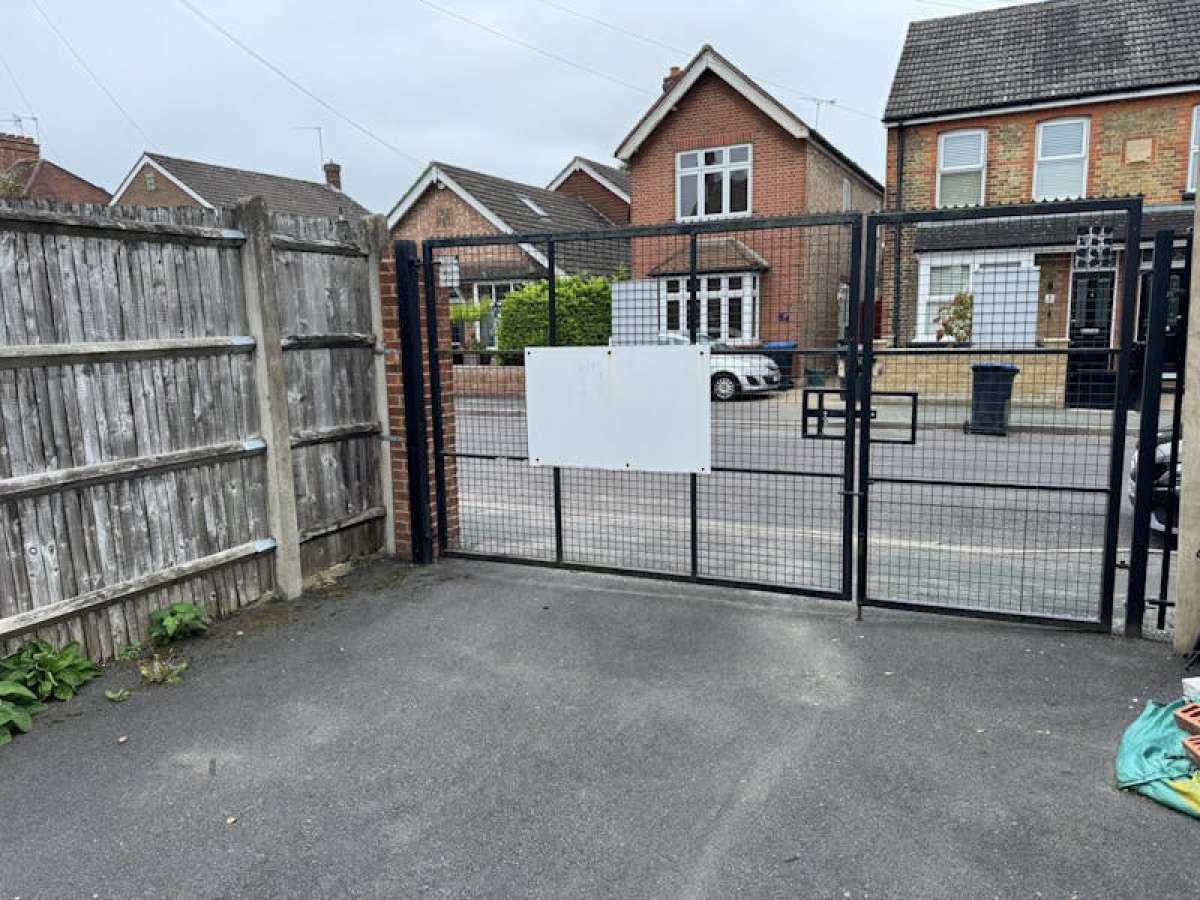 Office in Egham - photo 2