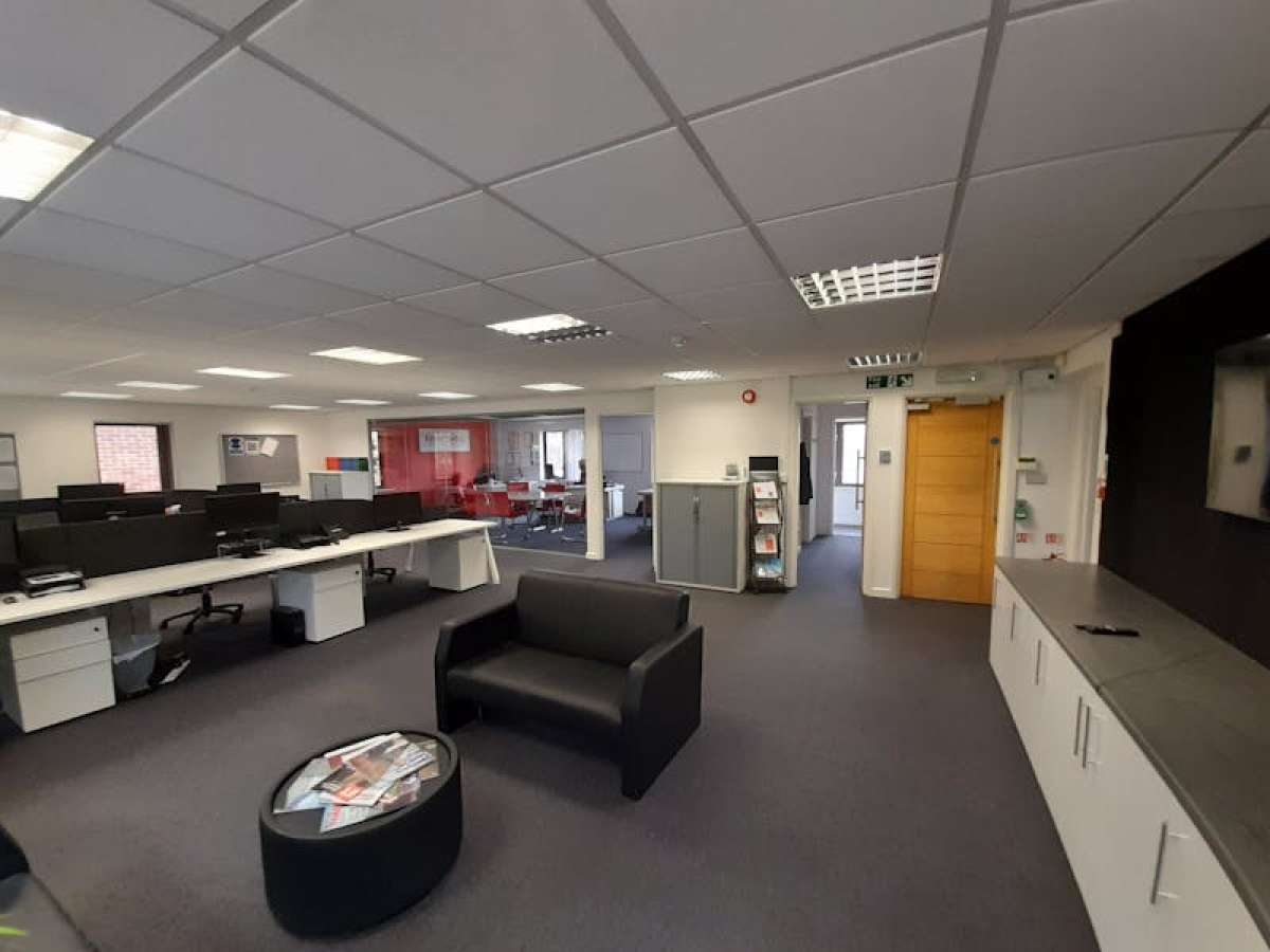 Office in Southampton - photo 2