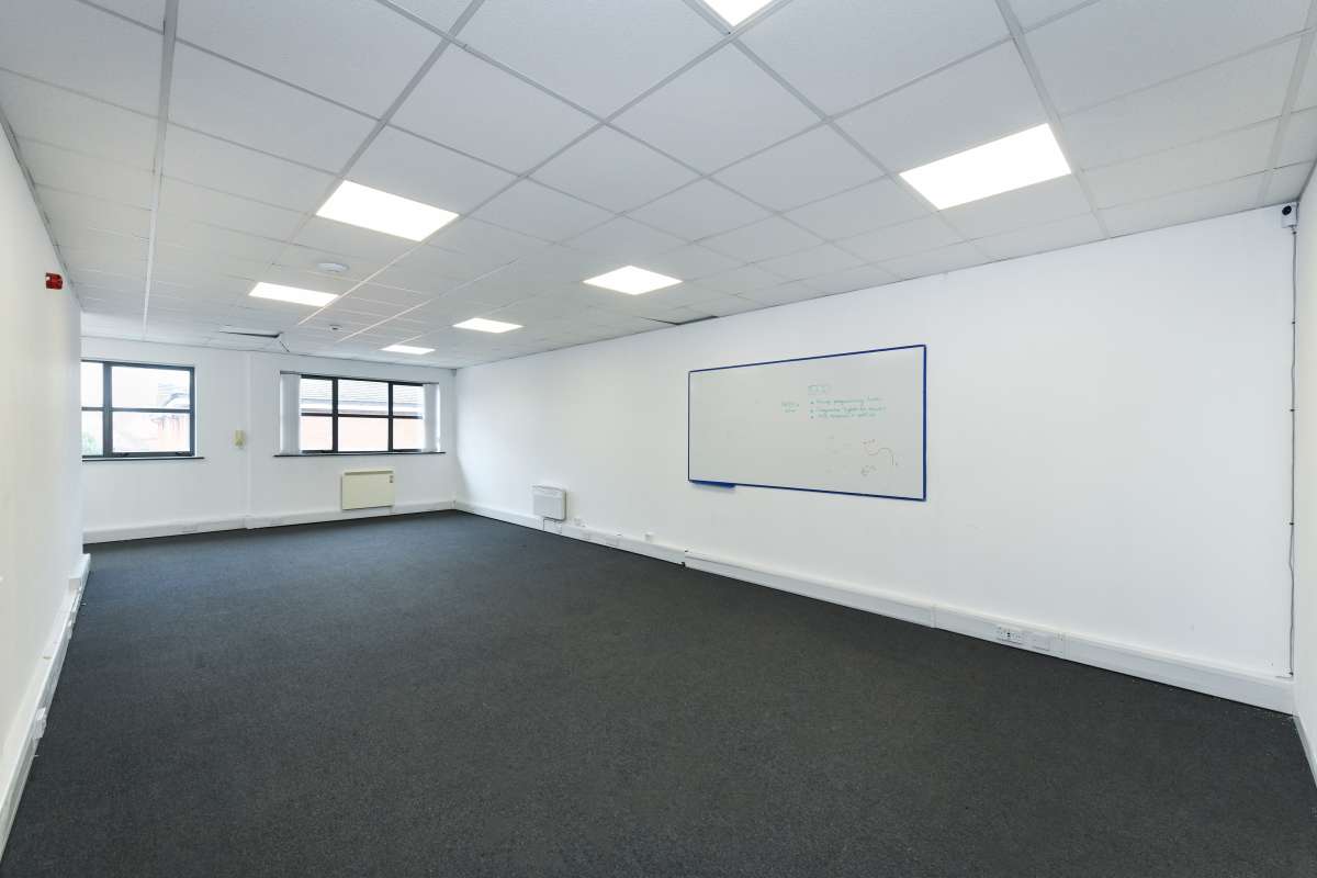Office in Nottingham - photo 4