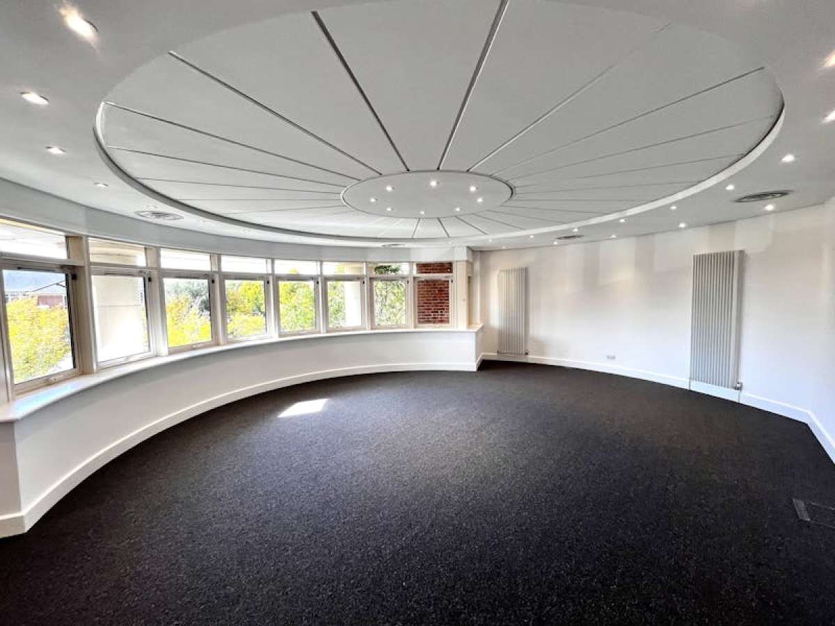 Office in Fareham - photo 2