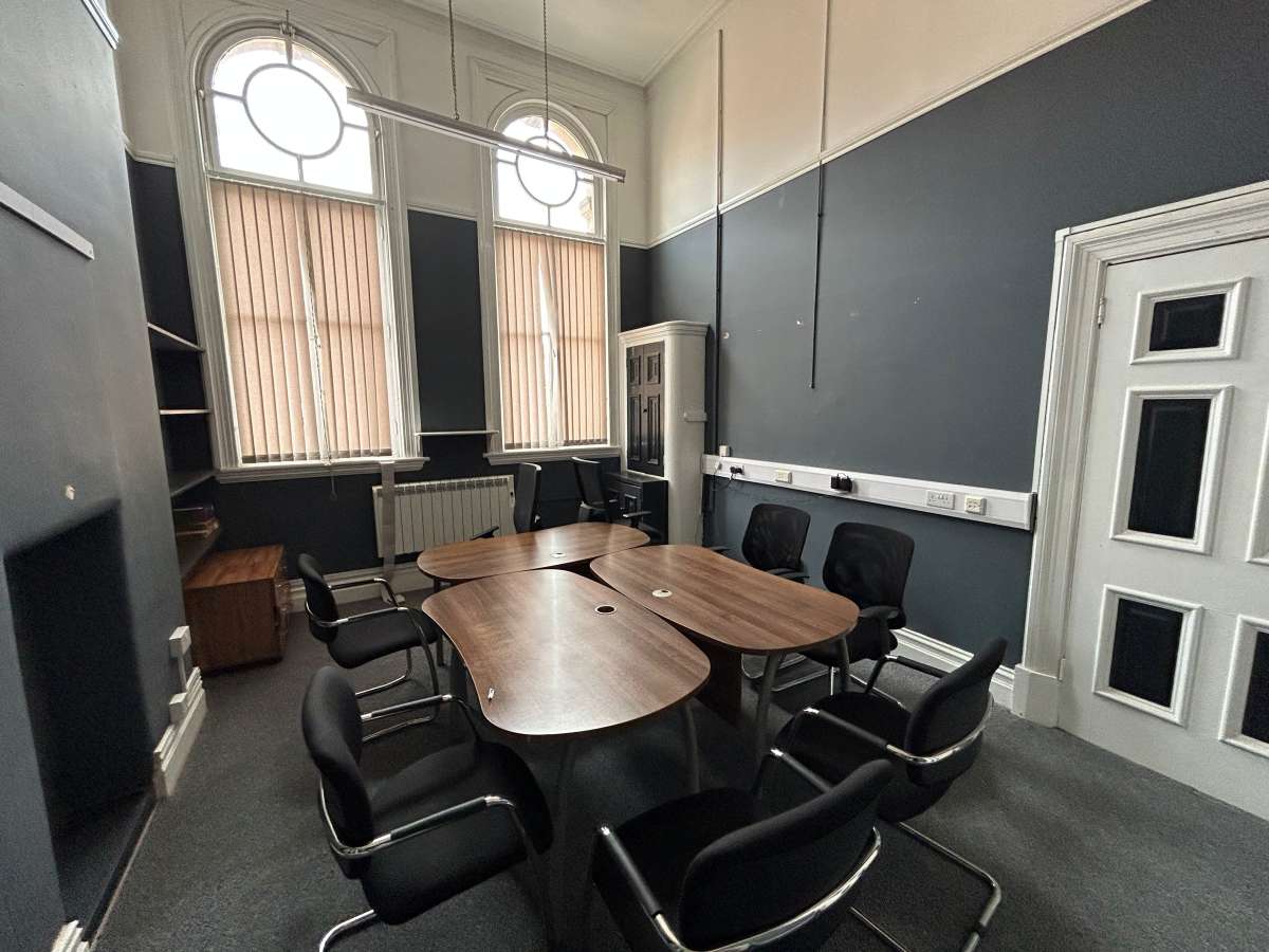 Office in Leicester - photo 3