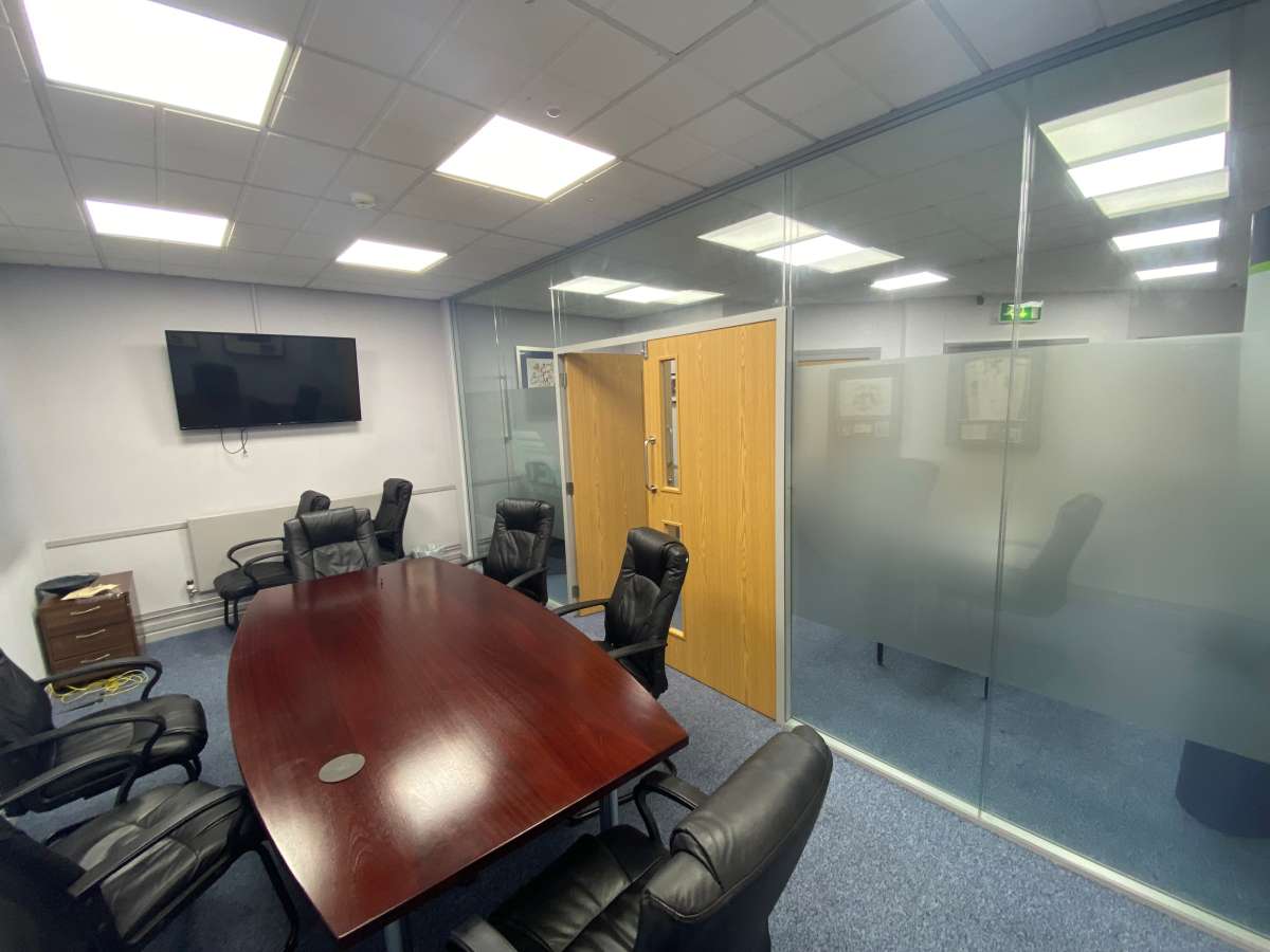 Office in Brierley Hill - photo 3