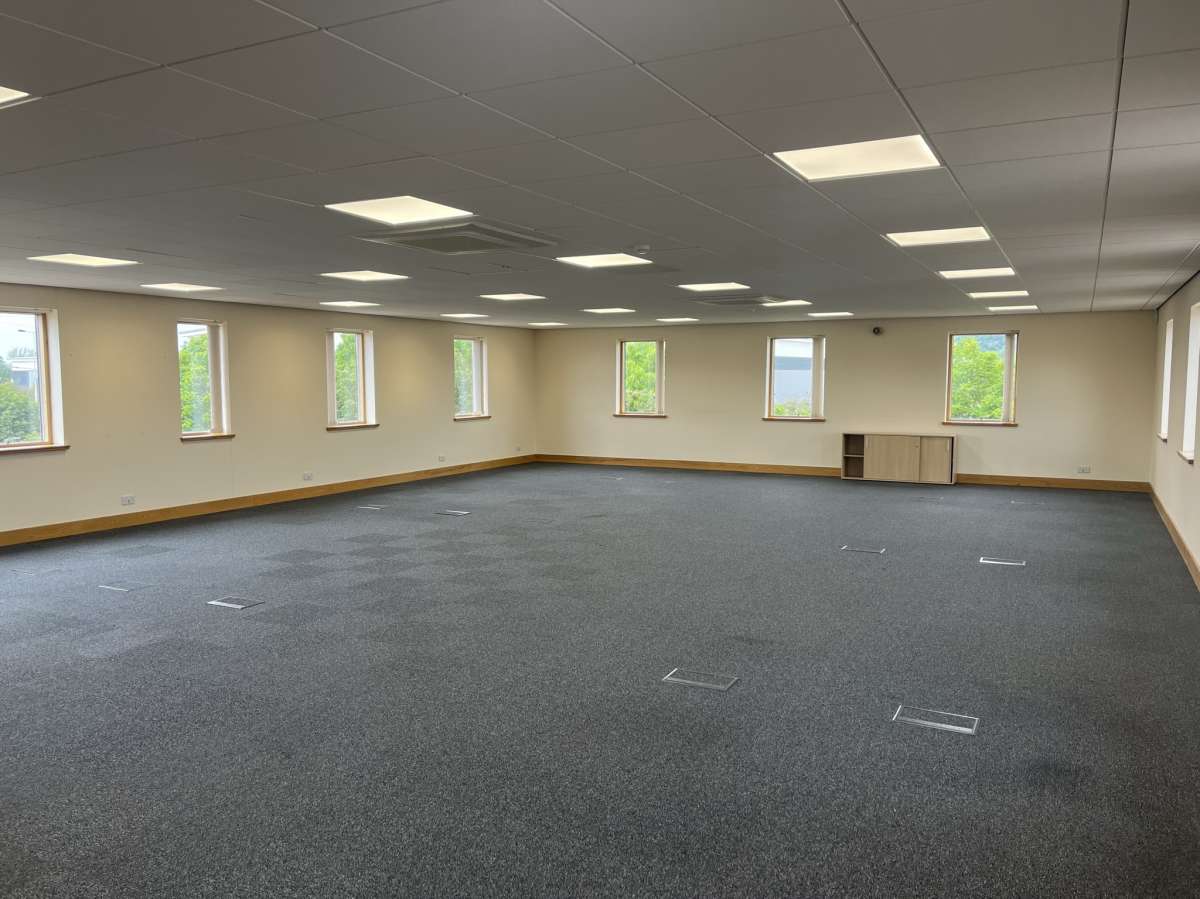 Office in Burton On Trent - photo 3