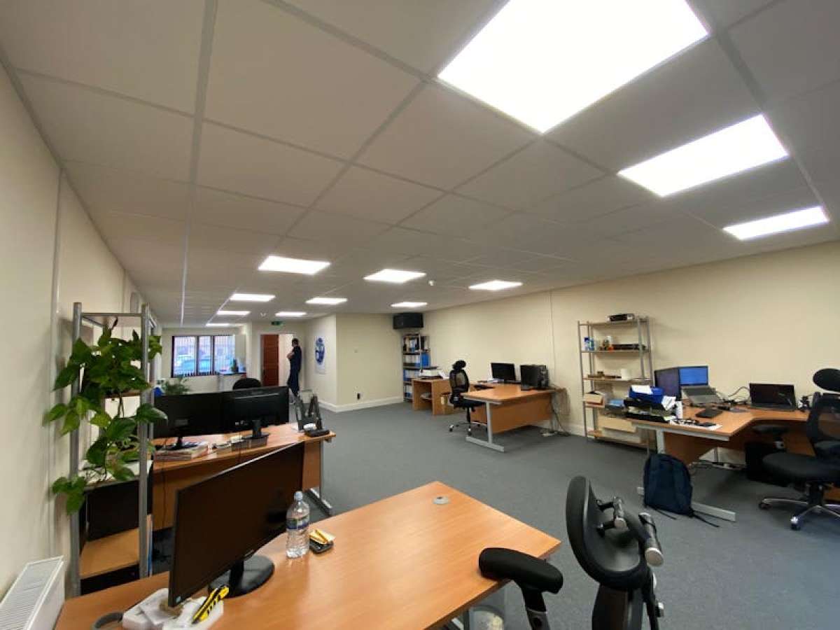 Office in Bordon - photo 4