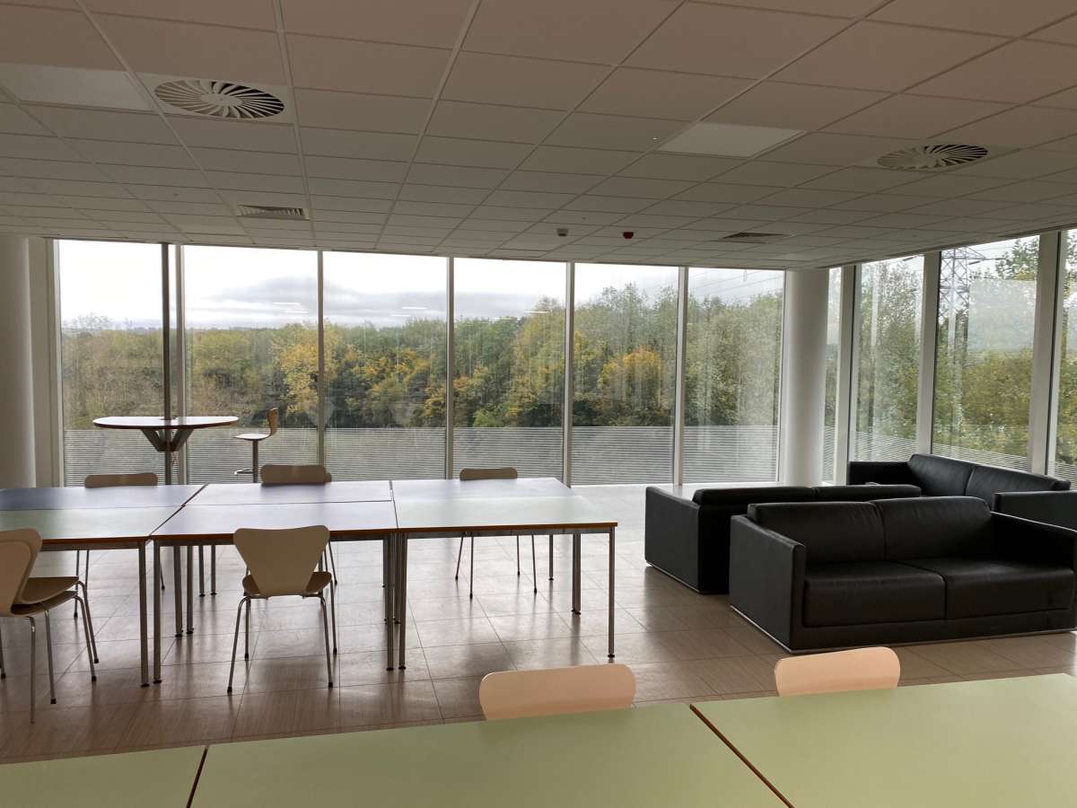 Office in Swindon - photo 3