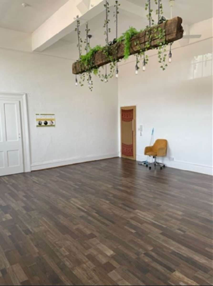 Office in Cheltenham - photo 3