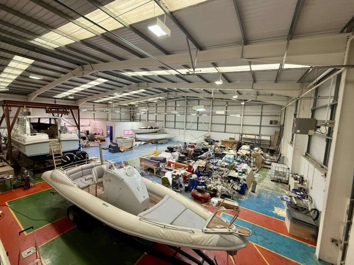 Office in Lymington - photo 3