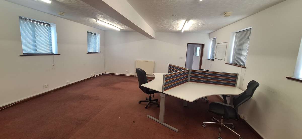 Office in Pulborough - photo 4