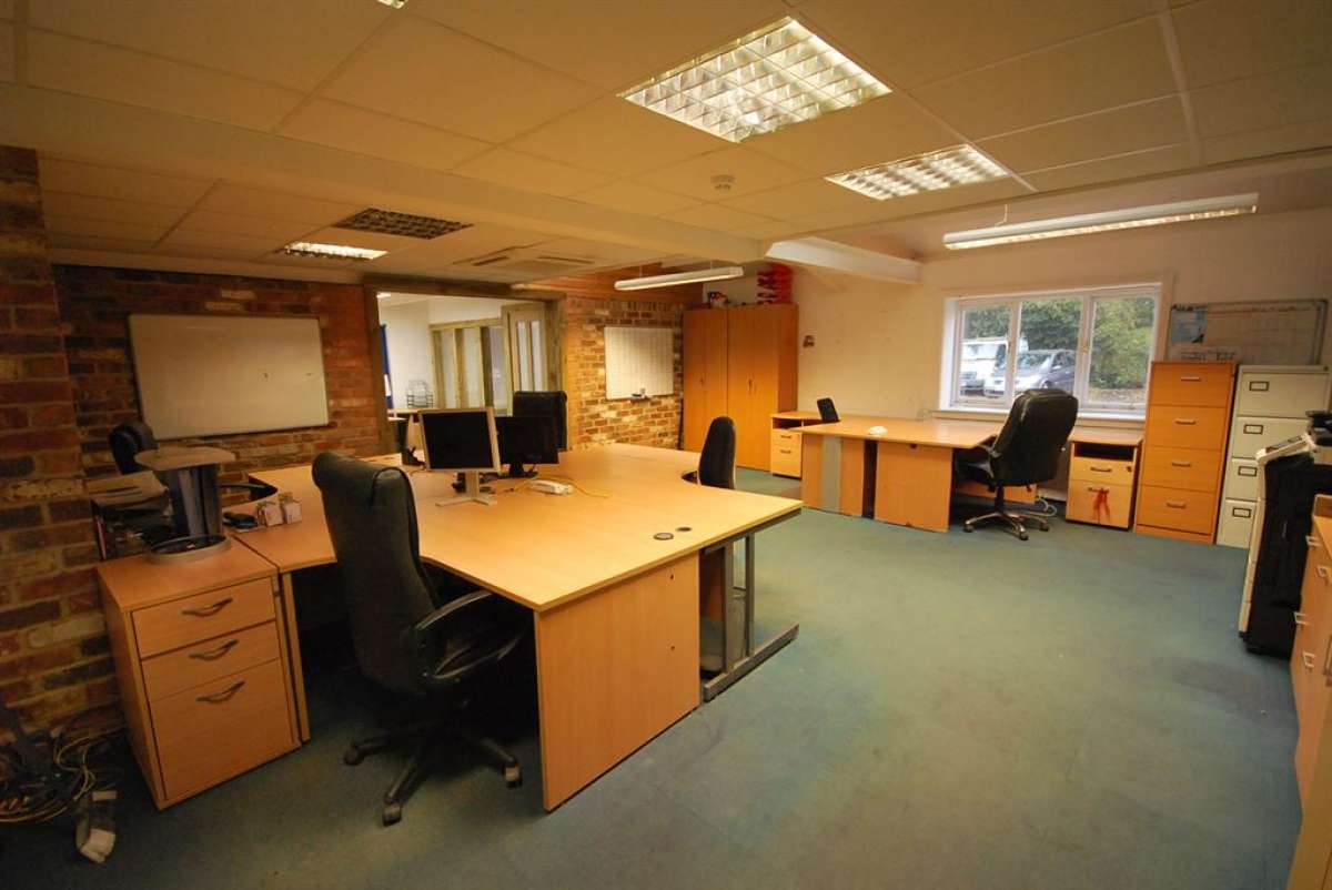 Office in Market Harborough - photo 3
